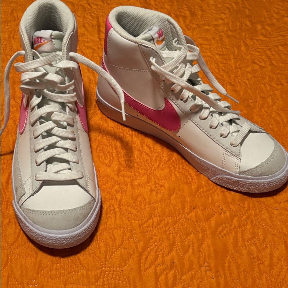 Nike Women's High-Top Sneakers - White and Pink